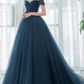 Einfaches blaues schulterfreies langes Ballkleid, Tüll-Brautjungfernkleid mit V-Ausschnitt gh2288
