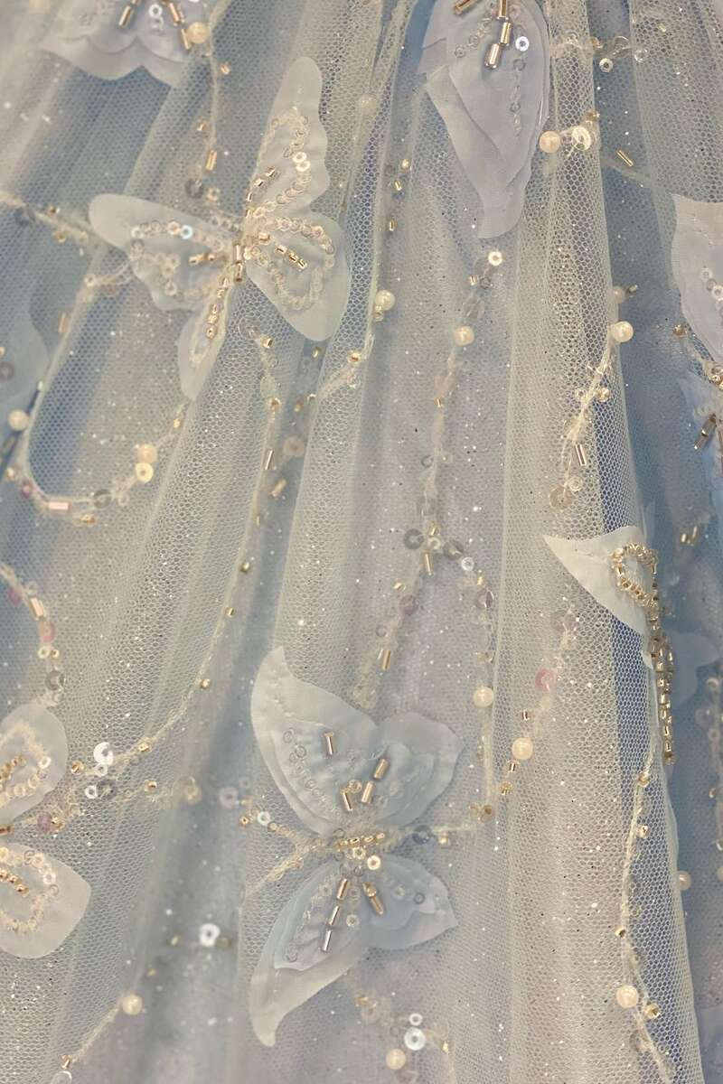 Robe de bal trapèze bleu clair à épaules dénudées et décolleté en cœur gh2160