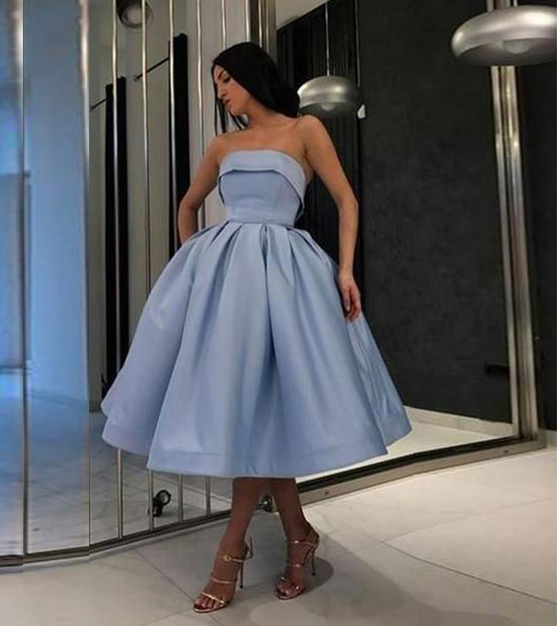 Blaues kurzes Abendkleid aus Satin 8191