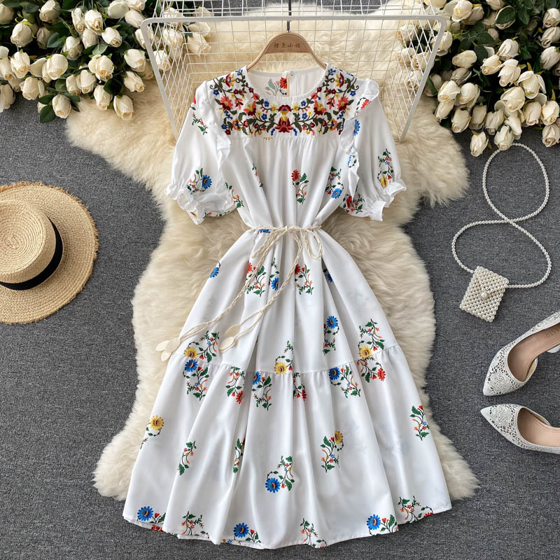 Niedliches kurzes A-Linien-Kleid aus Spitze, Modekleid 475