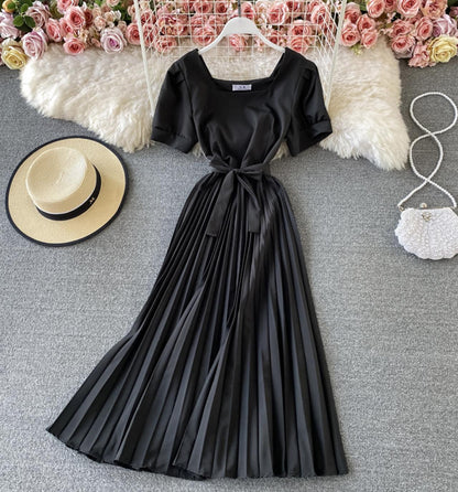 Süßes kurzes Kleid in A-Linie, einfaches Kleid 674