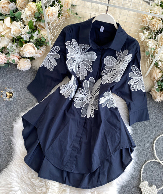 Spitzenapplikationen in Blau 358