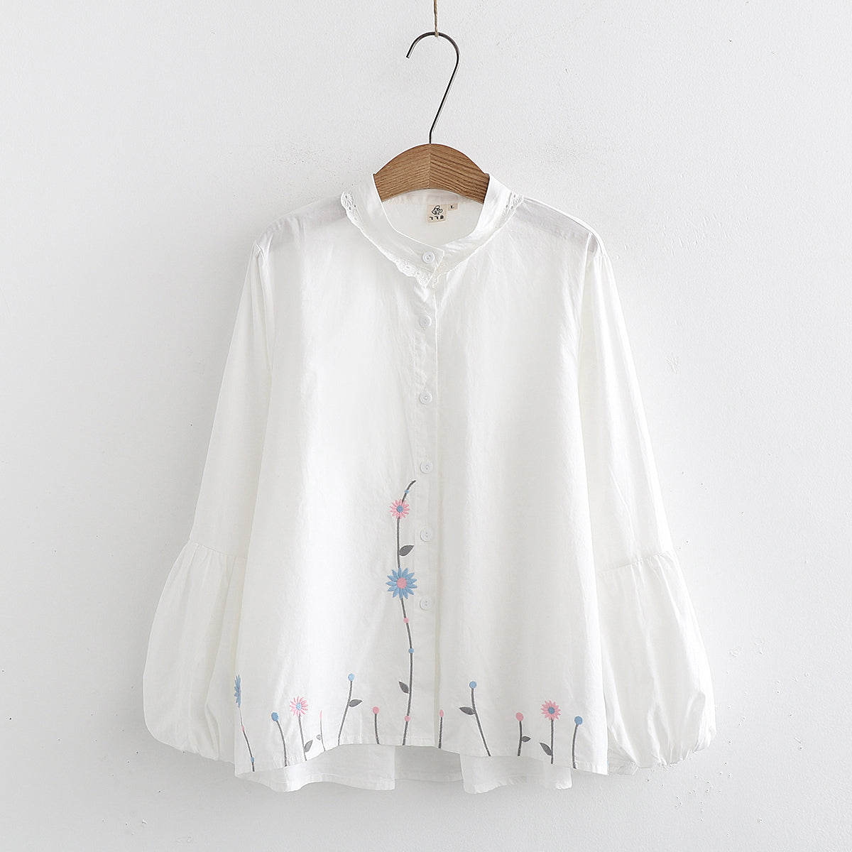 Lovely embroidered long-sleeved shirt  287