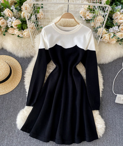 Black and white long sleeve sweater  182