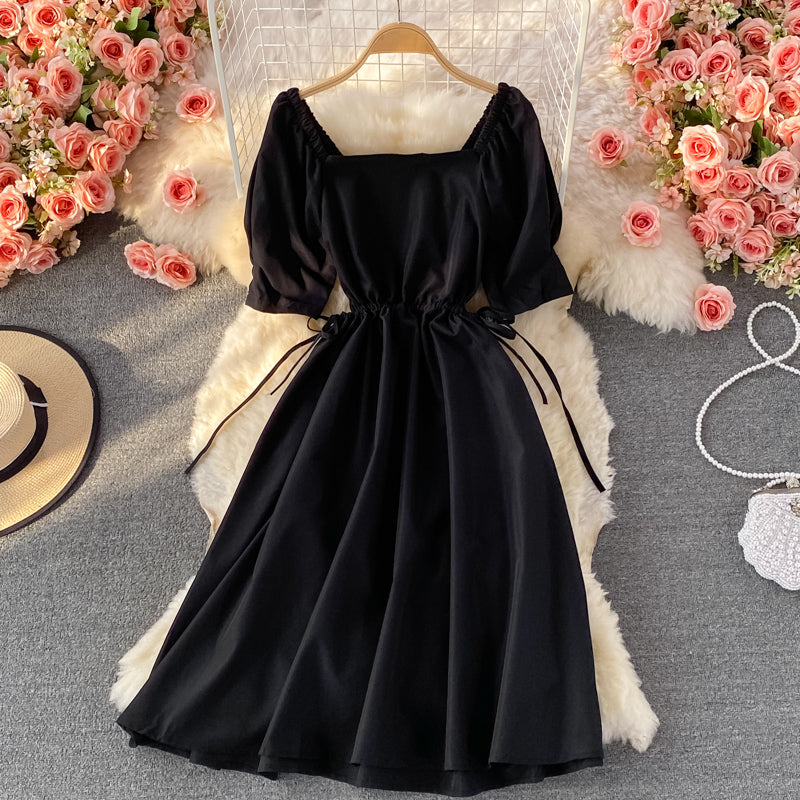 Schwarzes kurzes Kleid in A-Linie einfaches schwarzes Kleid 395