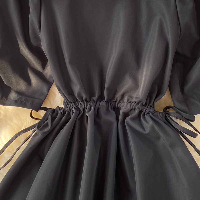 Schwarzes kurzes Kleid in A-Linie einfaches schwarzes Kleid 395