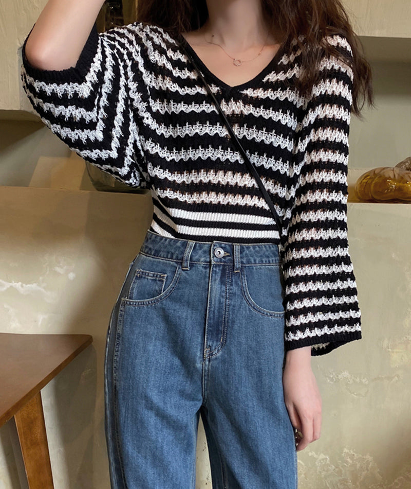 Black and white striped long-sleeved sweater v-neck waist sweater  121