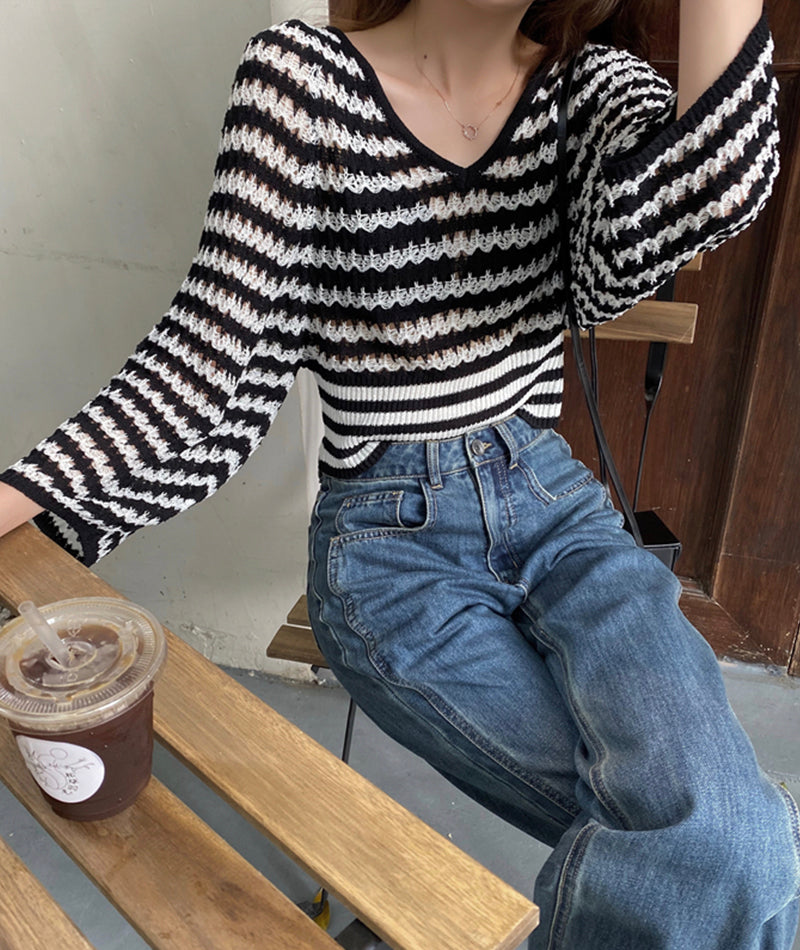 Black and white striped long-sleeved sweater v-neck waist sweater  121