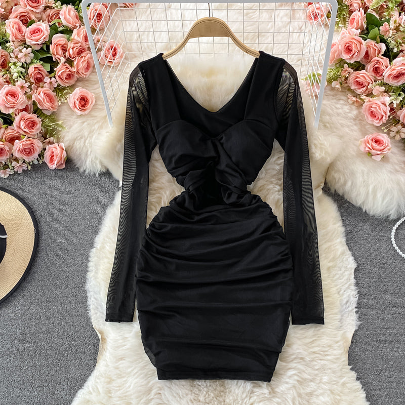 Sexy design, wrinkled and kinked waist, thin square collar and buttocks  2724