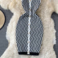 Sexy Strickkleid 3327 mit hängendem Hals und freiliegendem Rucksack an der Hüfte mit V-Ausschnitt