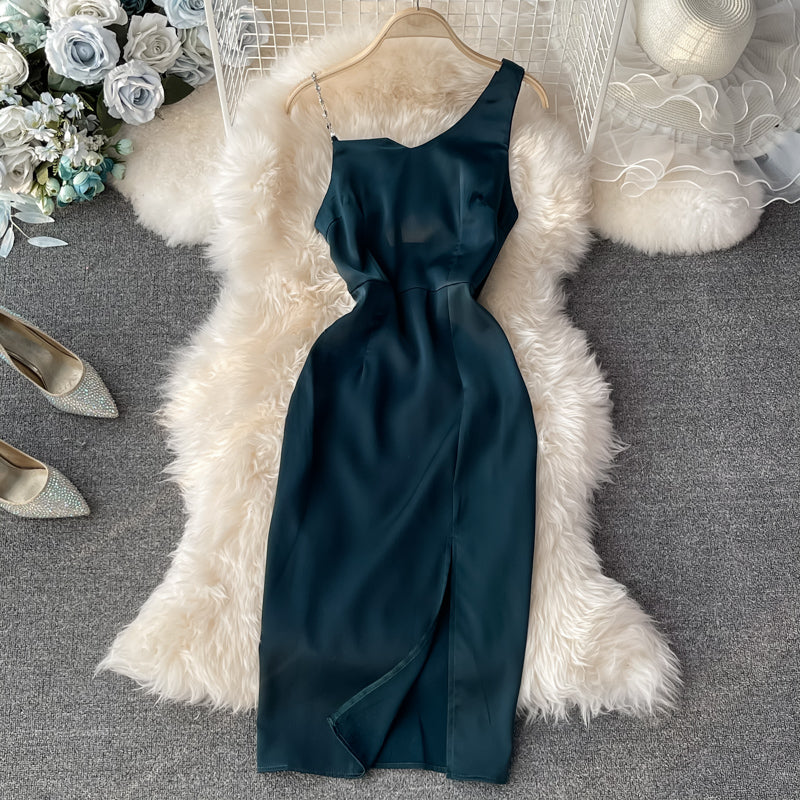 Robe sexy à épaules dénudées et poitrine basse, col en diagonale, fente fine sur les hanches 3054