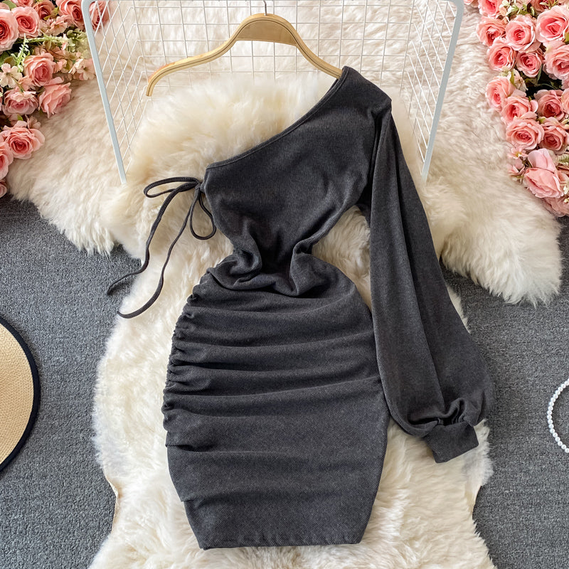 Robe sexy à col diagonal et épaules dénudées unilatérale 2738