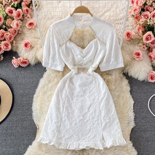 Robe portefeuille à volants et dos nu avec perles 2995