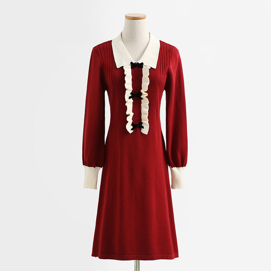 Robe rouge, robe tricotée, petite et fine, avec une jupe à fond à l'intérieur 2441