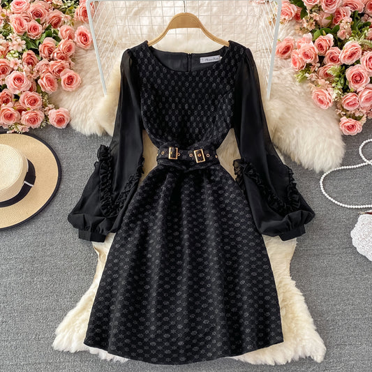 Robe à volants à col rond et taille haute 3003