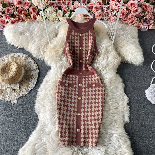 Robe en tricot à carreaux slim avec jupe en une étape 2755