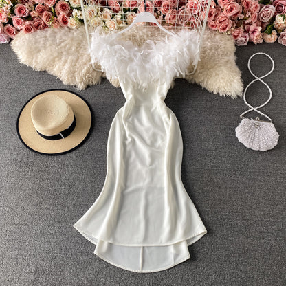 Behaarter, genähter Fischgrätenhals mit freiliegender Schultertasche und Fischschwanzrock 3433