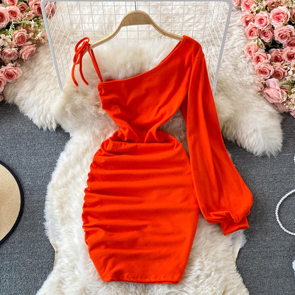 Robe sexy à col diagonal et épaules dénudées unilatérale 2738