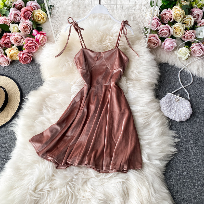 Petite robe noire vintage Hepburn 2925