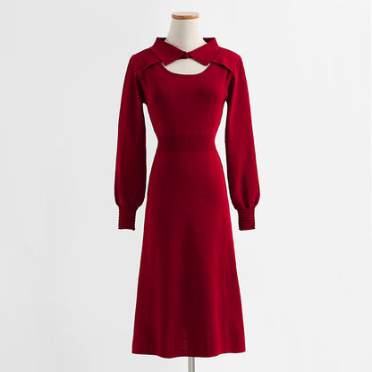 Neues ausgehöhltes rotes Kleid, altersreduzierend und dünner gestrickter Rock 2227