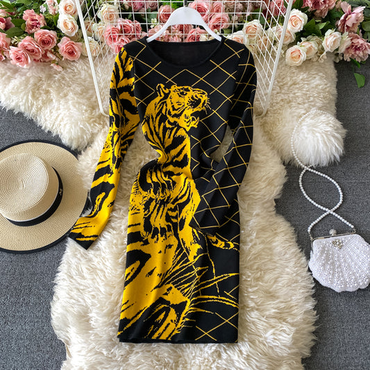 Robe en tricot à col rond et coupe slim à motif tigre 2929