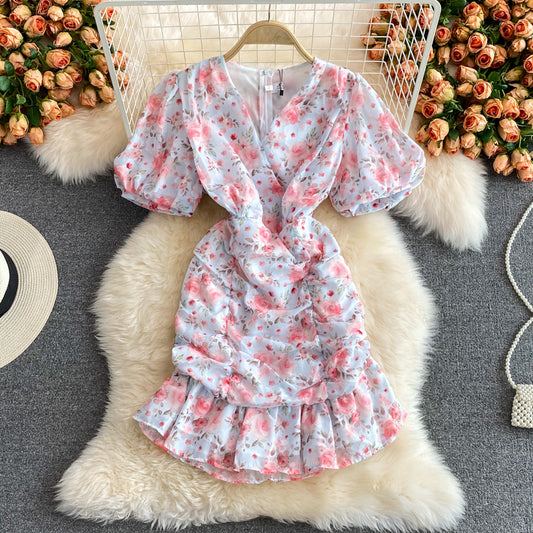 Sanftes Windblumen-Chiffonkleid mit V-Ausschnitt und Fischschwanz in Wickeloptik 3346