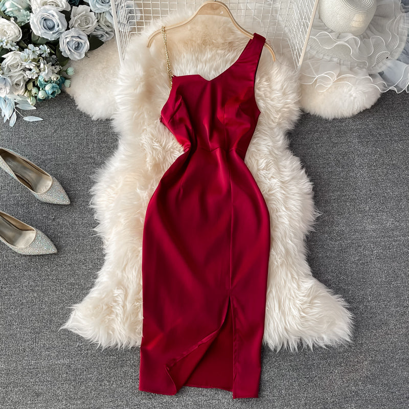 Robe sexy à épaules dénudées et poitrine basse, col en diagonale, fente fine sur les hanches 3054