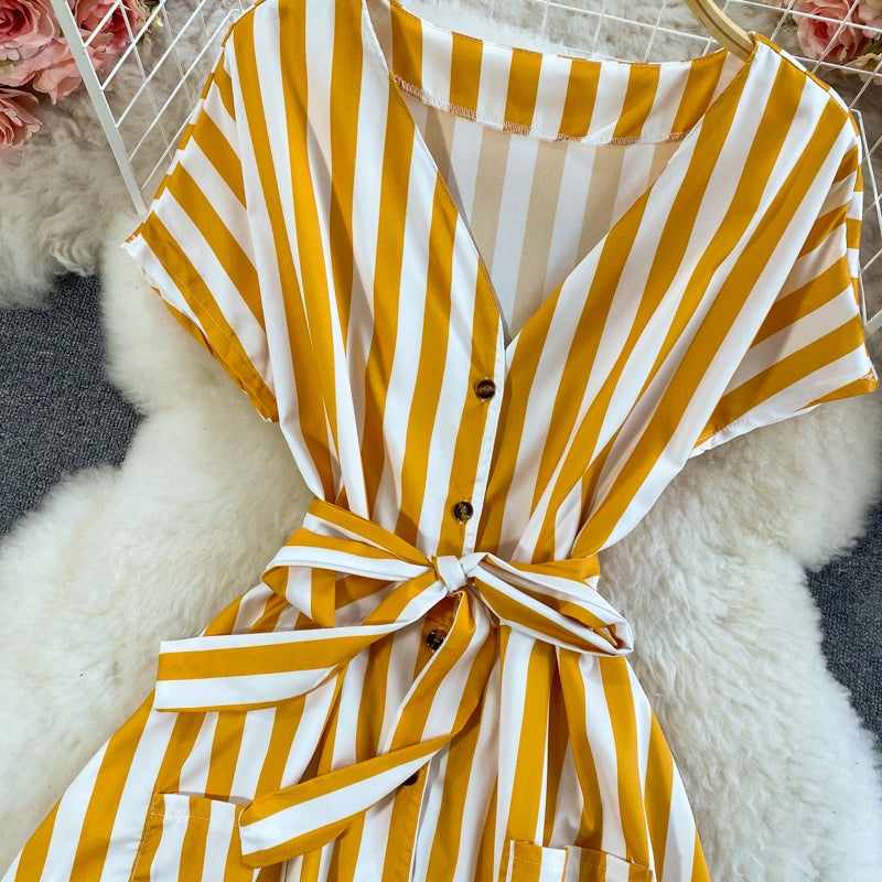 Robe à lacets à rayures et col en V de tempérament de célébrité 2962