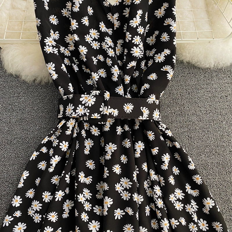 Robe en mousseline de soie à col en V et jupe fleurie 3414