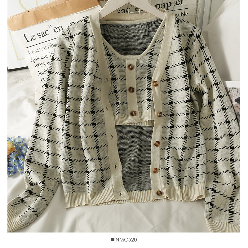 Long sleeve thin knit shirt with short suspender vest  1929