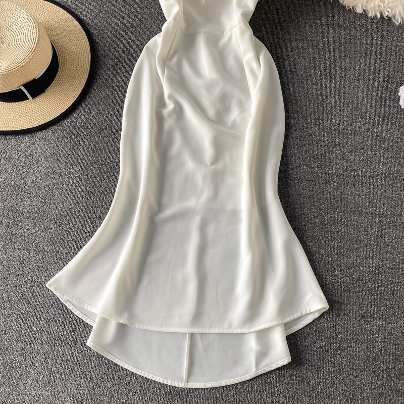 Behaarter, genähter Fischgrätenhals mit freiliegender Schultertasche und Fischschwanzrock 3433