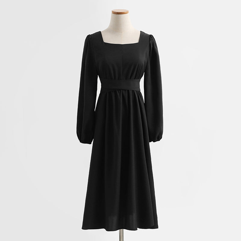 Temperament-Göttin-Stil Design Gefühl der Minderheit schwarzes Kleid mit eckigem Hals 2341