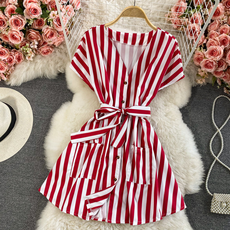 Robe à lacets à rayures et col en V de tempérament de célébrité 2962