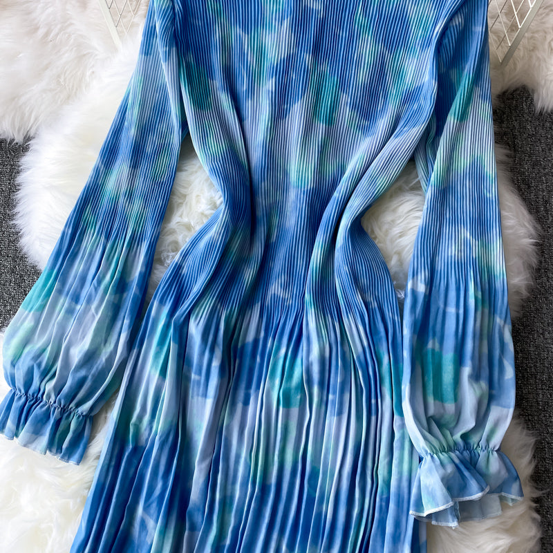 Robe ample en mousseline plissée à imprimé encre teintée blanche 2950