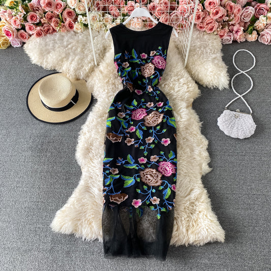 Jupe longue slim brodée en maille sans manches à col rond 2945