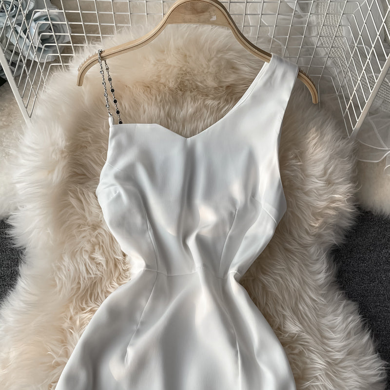 Robe sexy à épaules dénudées et poitrine basse, col en diagonale, fente fine sur les hanches 3054