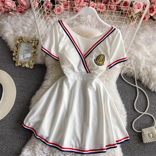 Robe sexy à manches courtes et col en V bleu marine avec poitrine ouverte 2840