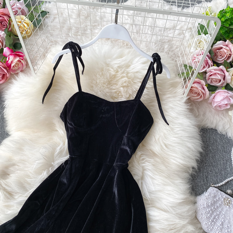 Petite robe noire vintage Hepburn 2925