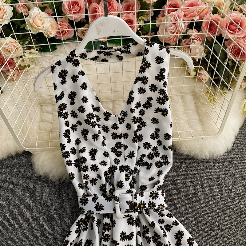 Robe en mousseline de soie à col en V et jupe fleurie 3414