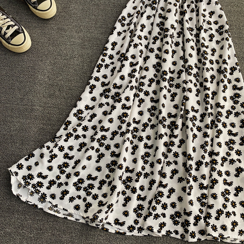 Robe en mousseline de soie à col en V et jupe fleurie 3414