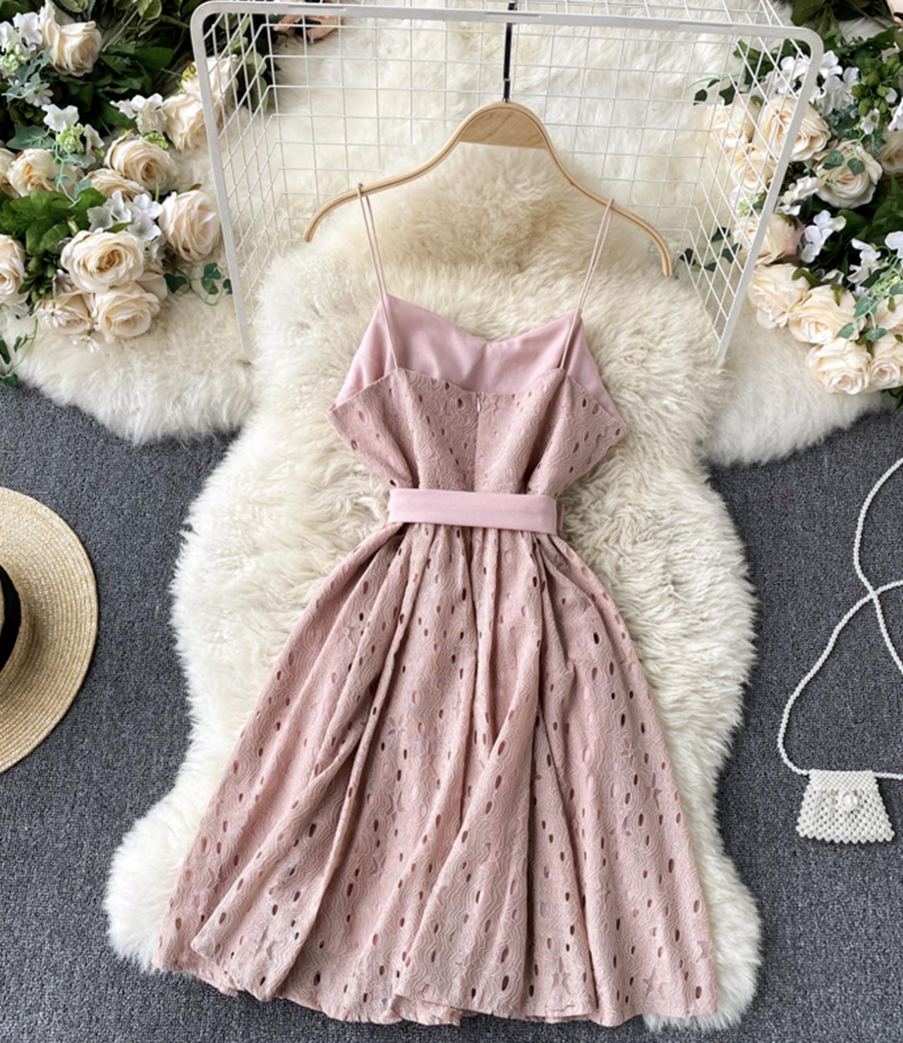Süßes kurzes Kleid mit V-Ausschnitt A-Linie Modekleid 1320