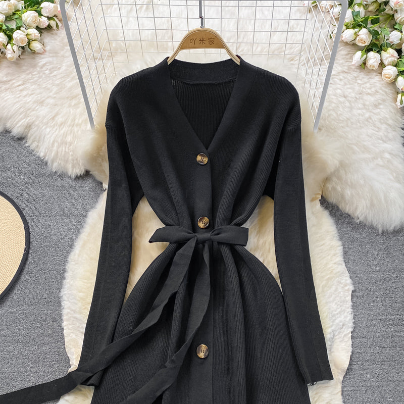 Sanftes Strickkleid mit V-Ausschnitt, Temperament, dünner Pulloverrock 3379