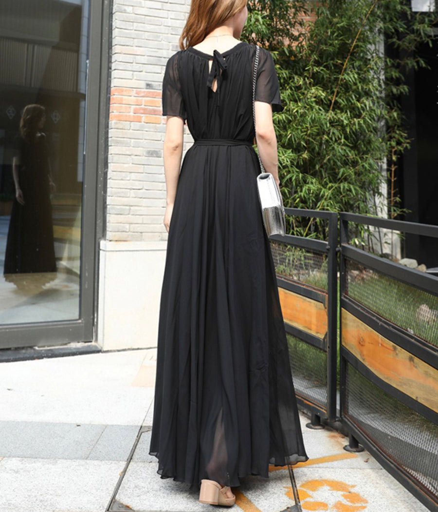 Langes Damenkleid aus schwarzem Chiffon 1191