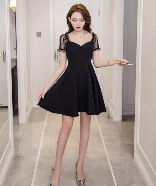 Robe courte noire tendance 1079