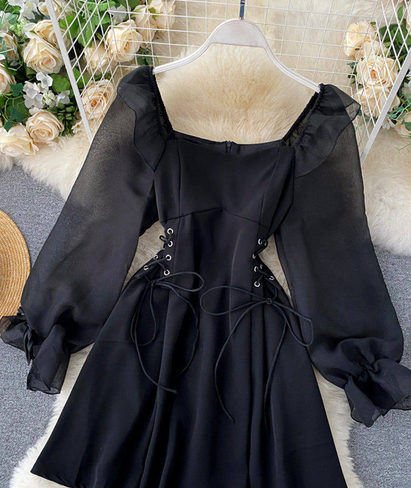 Süßes kurzes Kleid in A-Linie, langärmliges Taillenkleid 1034 