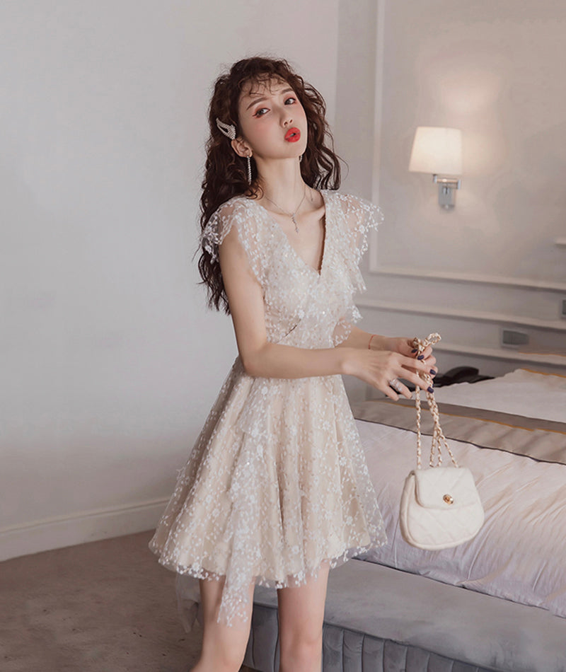 Süßes kurzes Kleid aus Spitze mit V-Ausschnitt, Modekleid 1081