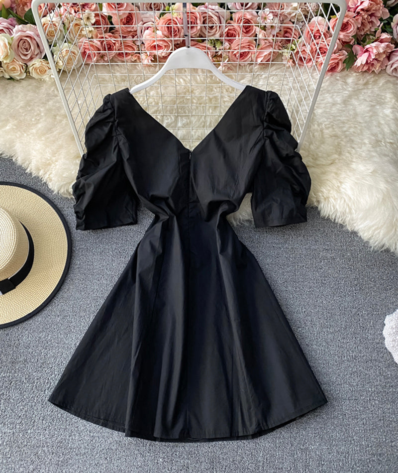 Einfaches kurzes Kleid in A-Linie, schwarzes Kleid mit V-Ausschnitt 933