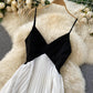 Schwarz-weißes Kleid mit V-Ausschnitt 867