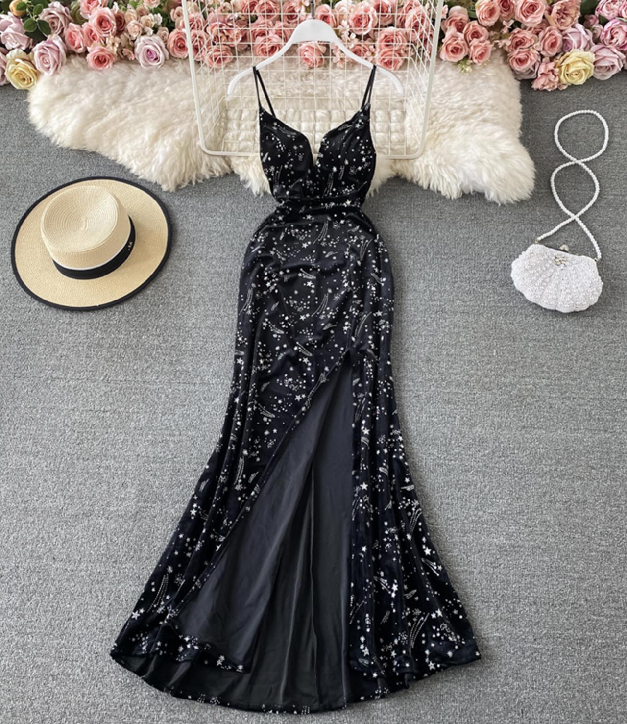 Black v neck velvet dress  758