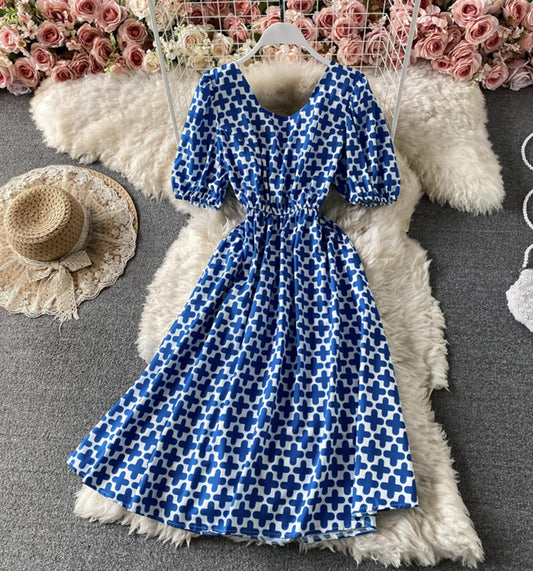 Robe trapèze mignonne à col rond et nœud dans le dos 706